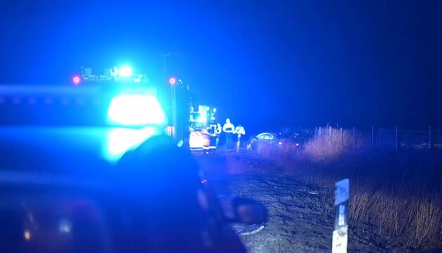 Unfall auf A31 bei Leer: Auto überschlägt sich – Fahrer lebensgefährlich verletzt