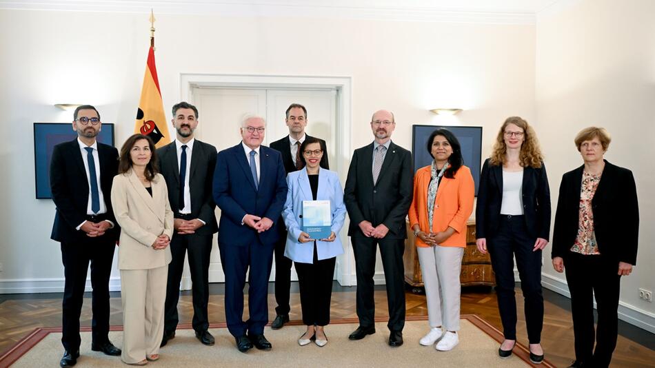 Bundespräsident trifft sich mit Mitgliedern des UEM