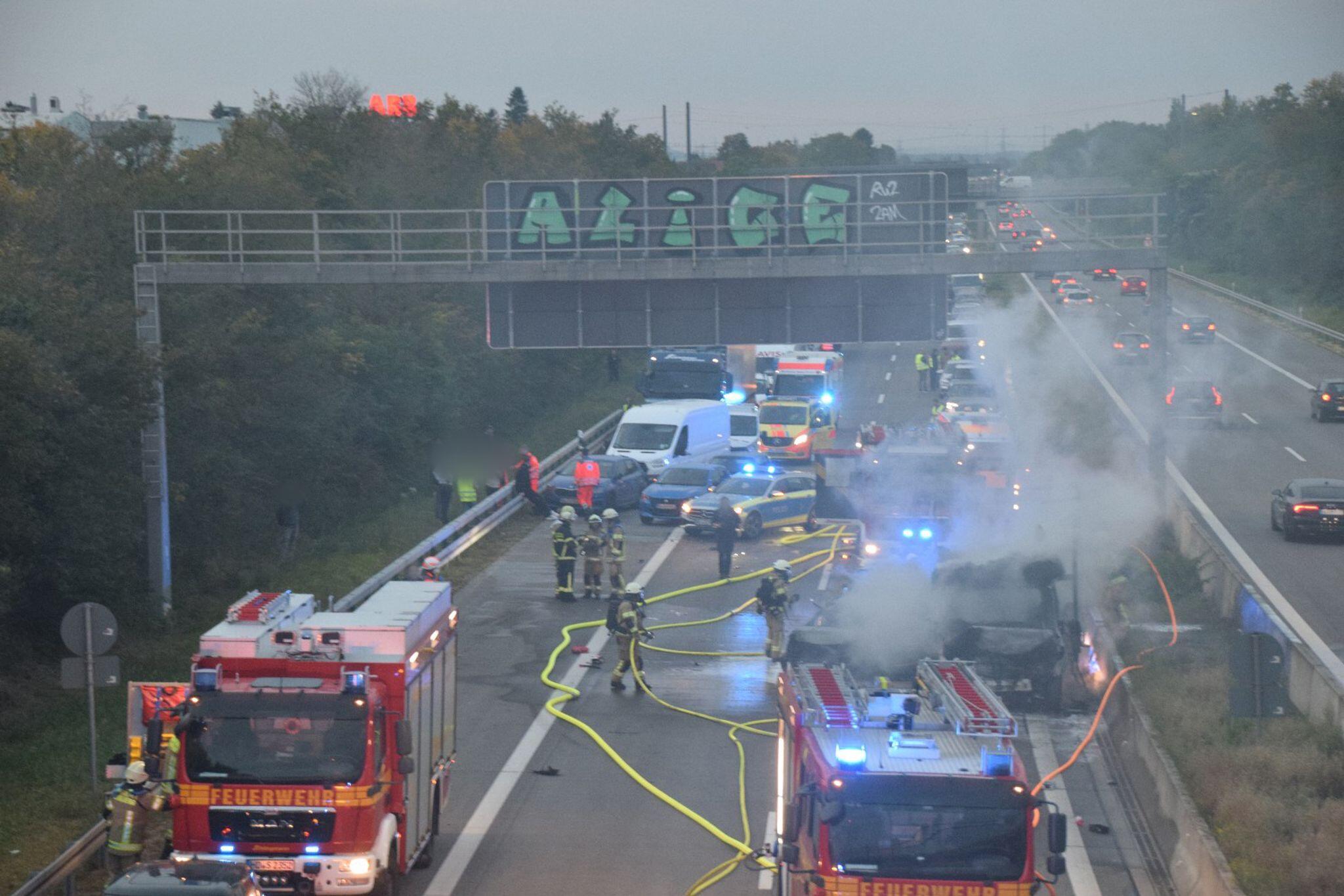 Zwei Menschen Bei Unfall Auf A5 Bei Heidelberg Gestorben Webde