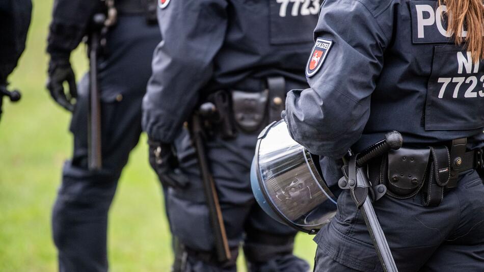 Polizisten in Niedersachsen