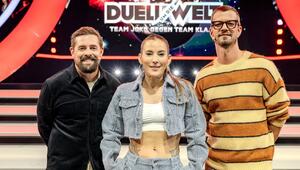 Klaas Heufer-Umlauf (l.) und Joko Winterscheidt mit "Das Duell um die Welt"-Moderatorin Jeannine ...