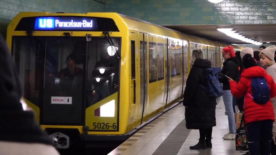 Berlin: Sicherheit in U-Bahnen - Grüne schlagen Frauen-Abteile vor