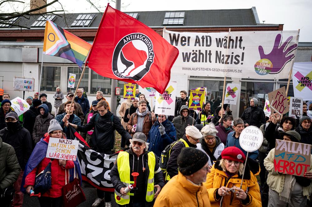 Demo gegen die Ernennung der AfD-Kanzlerkandidaten