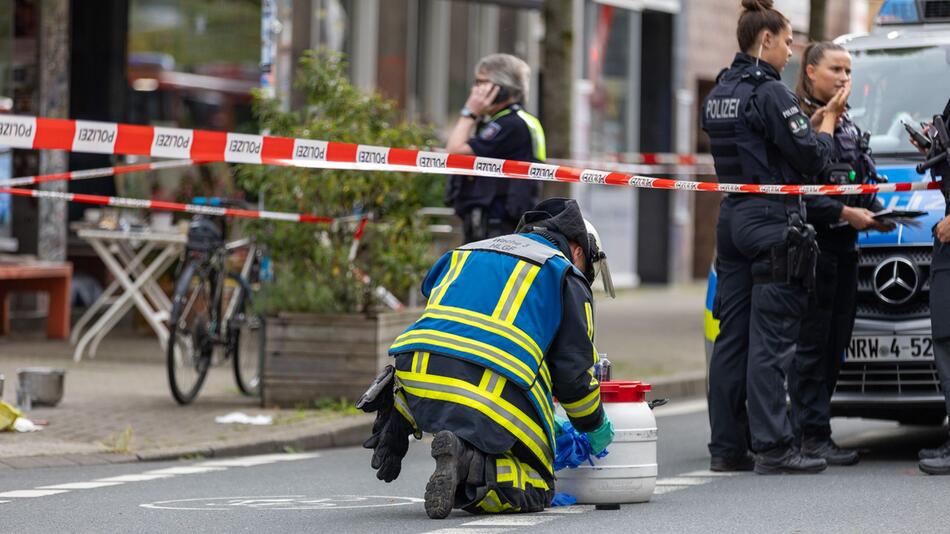 Mehrere Personen in Bochumer Café verletzt