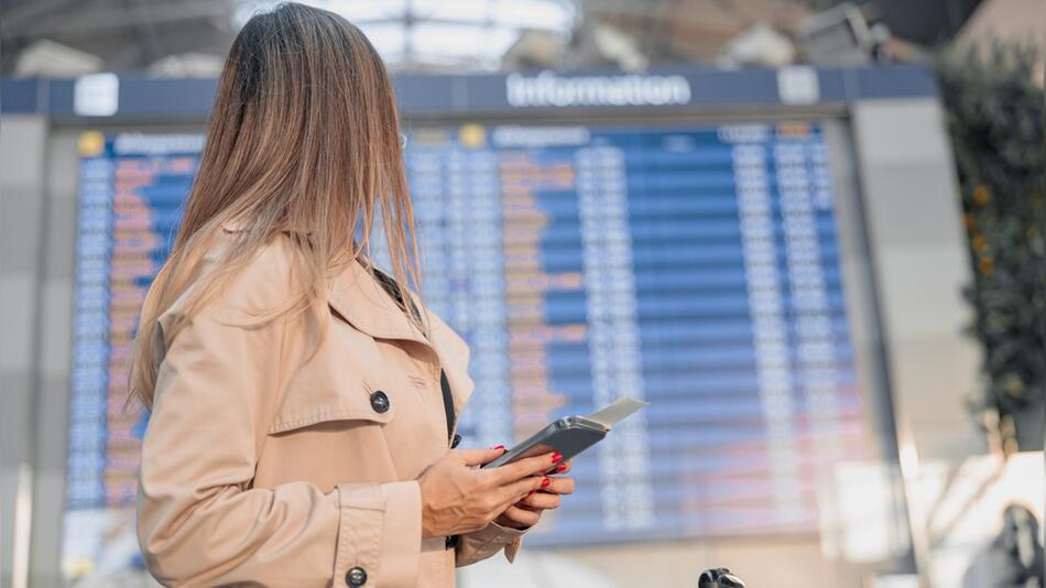 Mit der richtiger App kann man bei Flügen echte Schnäppchen schießen.