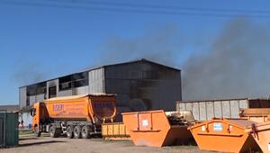 Feuer in Recyclingfirma in Großkrotzenburg - starke Rauchentwicklung
