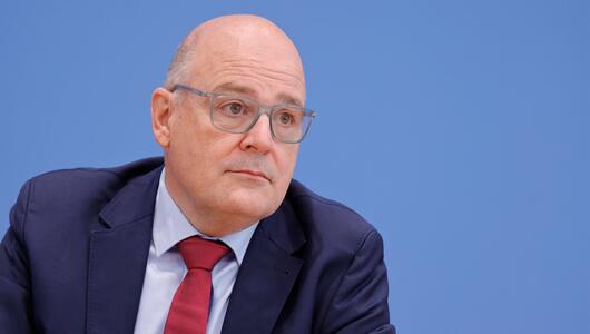 BDA-Hauptgeschäftsführer Kampeter 