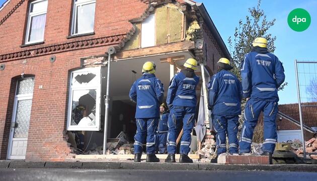 Alkoholisierter Fahrer kracht in Wohnhaus: Hauswand in Weener muss abgerissen werden