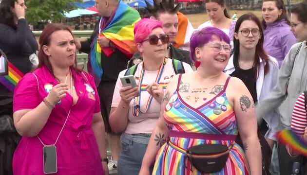 Cologne Pride mit Zehntausenden Teilnehmern: “Für Toleranz, Liebe und Gleichberechtigung"