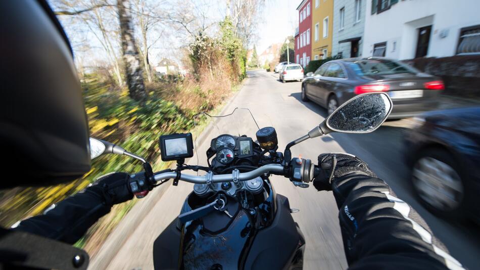 Streitthema Motorradlärm spaltet Deutschland
