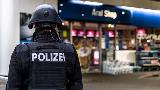 Bewaffneter erschießt Angestellten einer Tankstelle