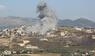 Rauchschwaden steigen nach israelischen Luftangriff über libanesischer Ortschaft auf
