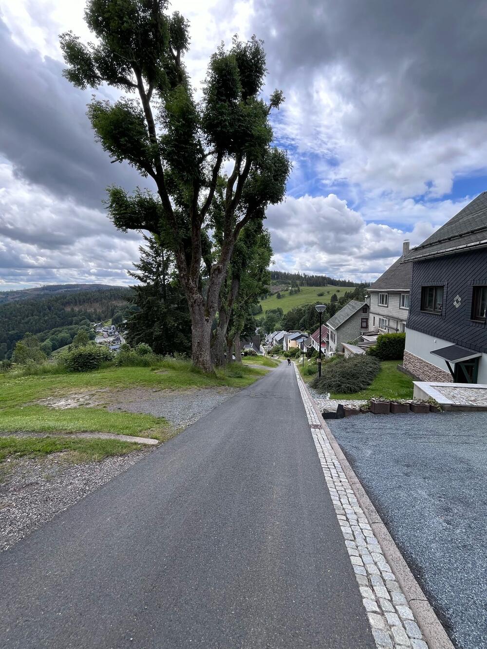 Steilste Ortsstraße Deutschlands in Deesbach