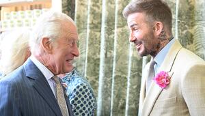 Plaudern sie hier schon über den Ritterschlag? König Charles und David Beckham im Mai bei einem ...