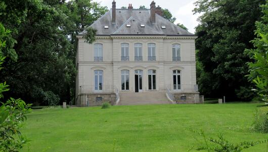 Lagerfelds "Villa Louveciennes" bei Paris wird versteigert
