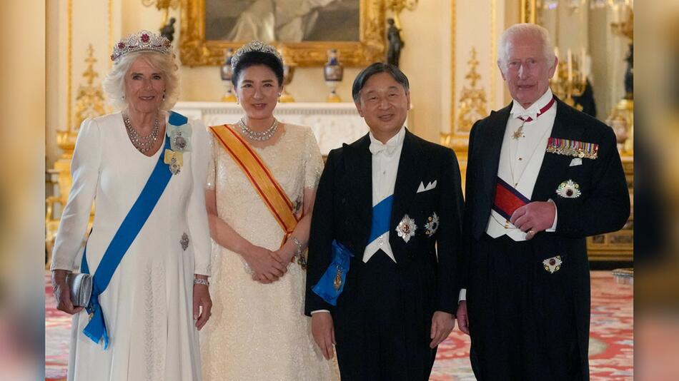 Königin Camilla, Kaiserin Masako, Kaiser Naruhito und König Charles III. beim Staatsbankett im ...