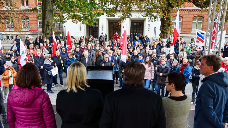 Kundgebung gegen Justizreform in Kiel