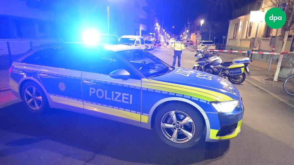 Großeinsatz in Stuttgart: Schwerverletzter gefunden - Fahndung nach Täter läuft