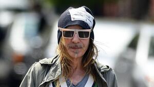 John Galliano soll 2027 mit einer Ausstellung im Metropolitan Museum of Art geehrt werden, er ...