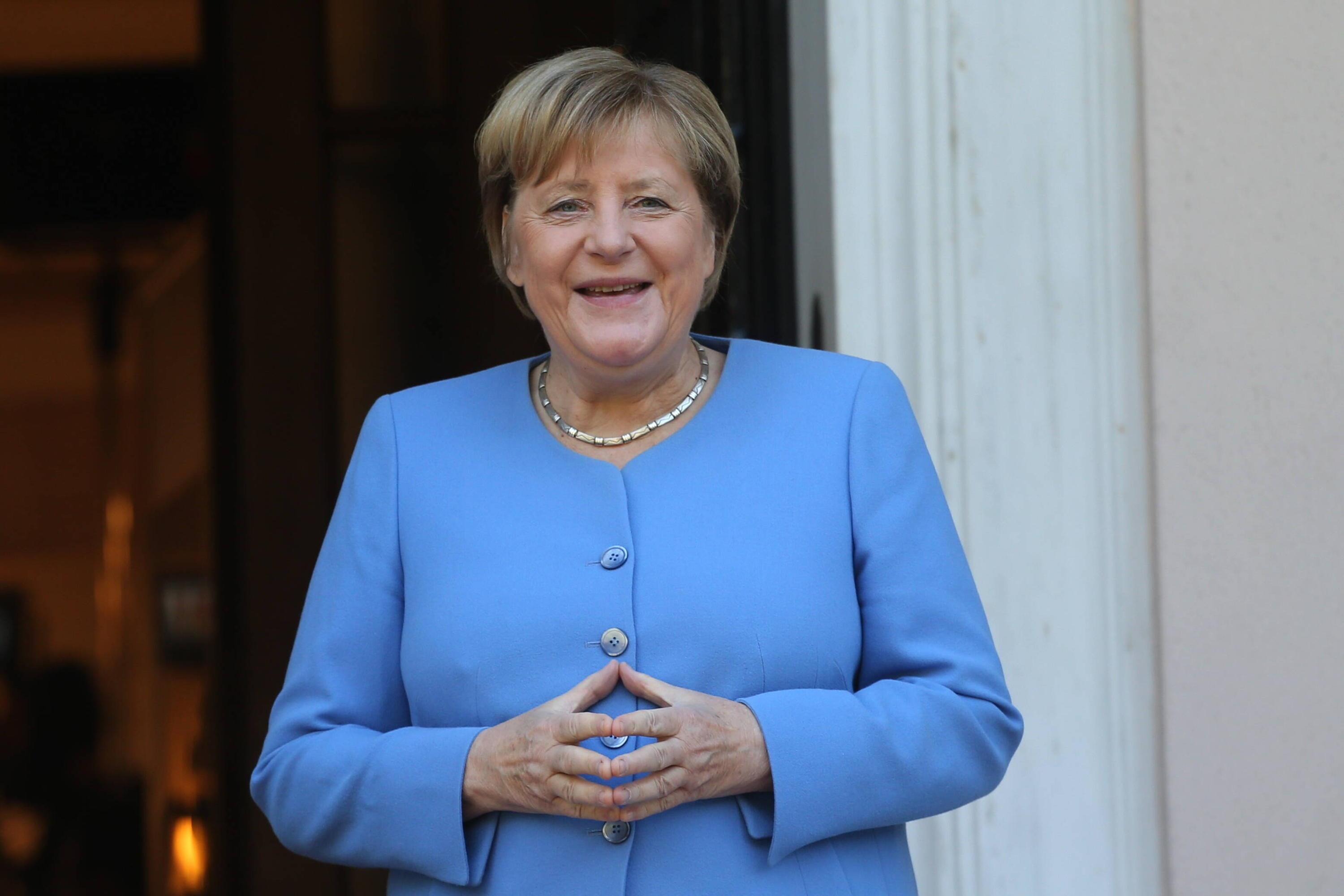 Angela Merkel Steckbrief Bilder Und News Web De