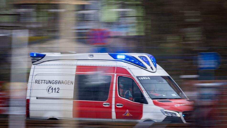 Einsatz für einen Krankenwagen - Symbolbild