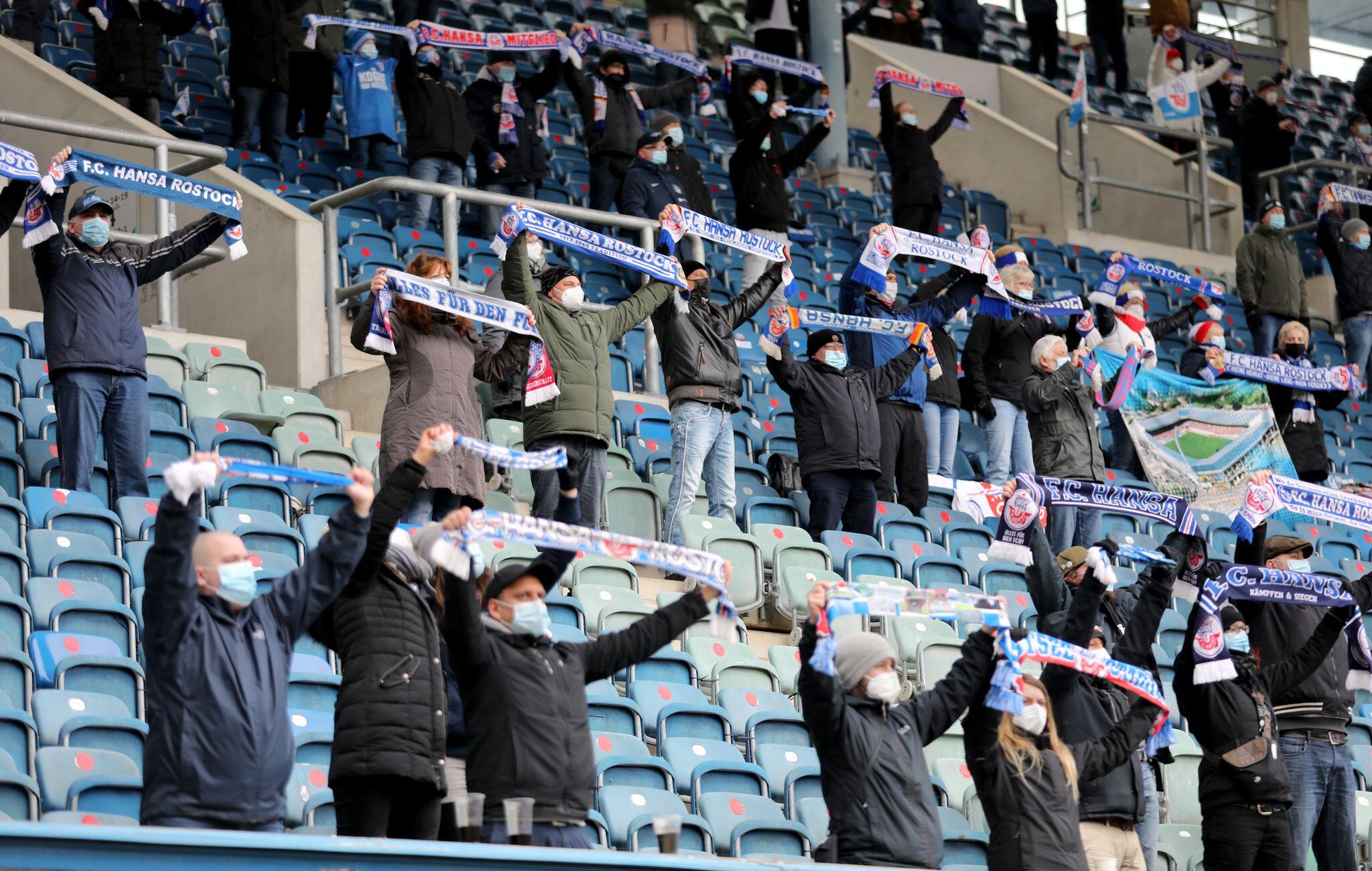 Rostock Spielt Vor Zuschauern Fans Bedanken Sich Bei Ob Madsen Web De