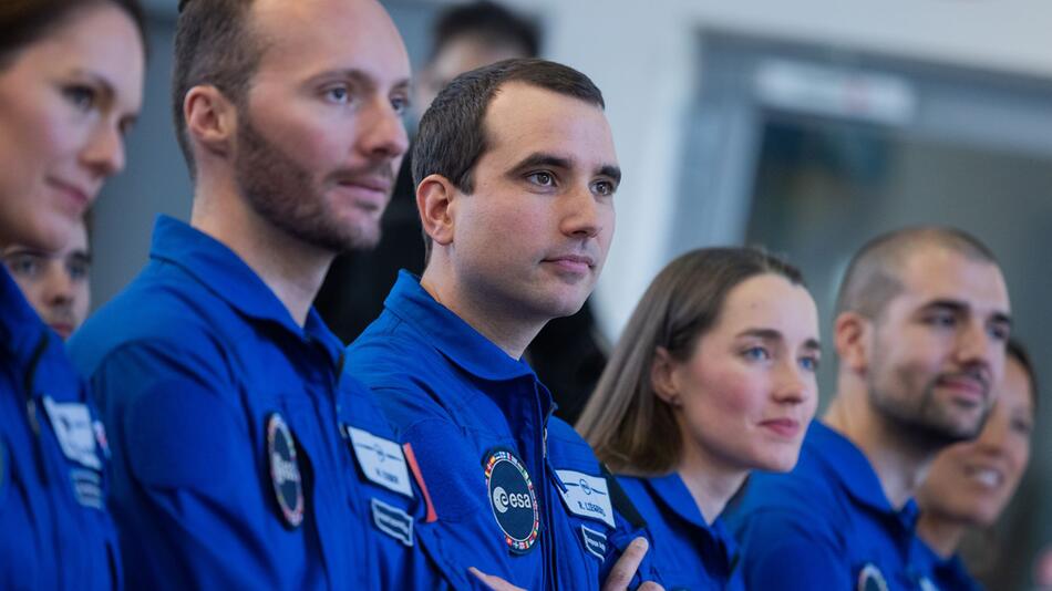 Angehende Astronautinnen und Astronauten der ESA