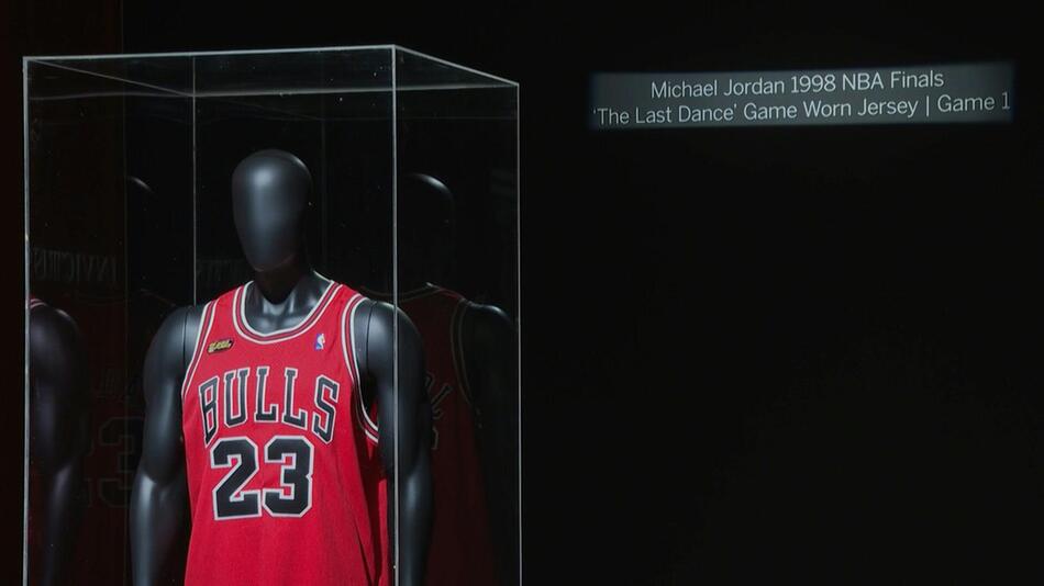 Ein Trikot der NBA-Legende Michael Jordan erzielt bei Versteigerung einen Höchstpreis