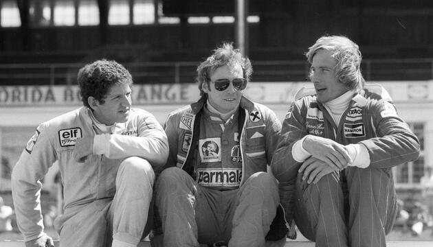 V.l.n.r.: Jody Scheckter, Niki Lauder und James Hunt 1976 auf dem Nürburgring.