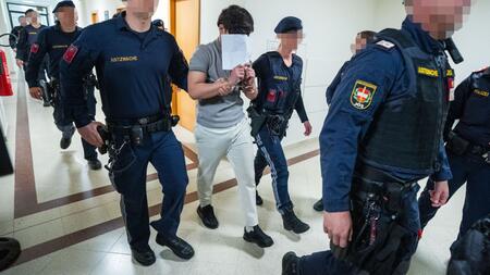 Teenager sollen Lehrerin missbraucht und erpresst haben
