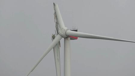 Beschädigtes Windrad sorgt für Autobahn-Vollsperrung