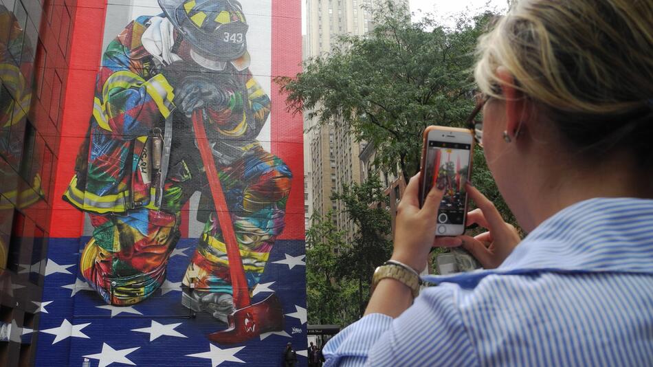 New York - 9/11 wall painting