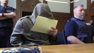 Ex-IS-Deutschland-Chef vor Gericht - Kampf gegen Abschiebung