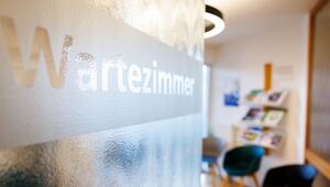 Wartezimmer in Hausarztpraxis