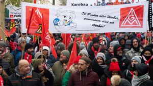 Protest-Kundgebung der IG Metall  in Wolfsburg