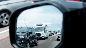 Reiseverkehr steht auf der Autobahn A7