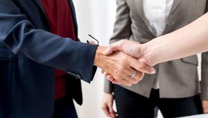 Handschlag bei Vorstellungsgespräch