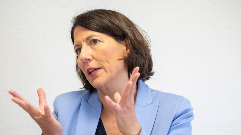 Verkehrsministerin Daniela Schmitt